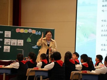 太湖实验小学：以AI赋能课堂，让童趣点亮语文——太湖实验小学语文组区级展示课绽放精彩
